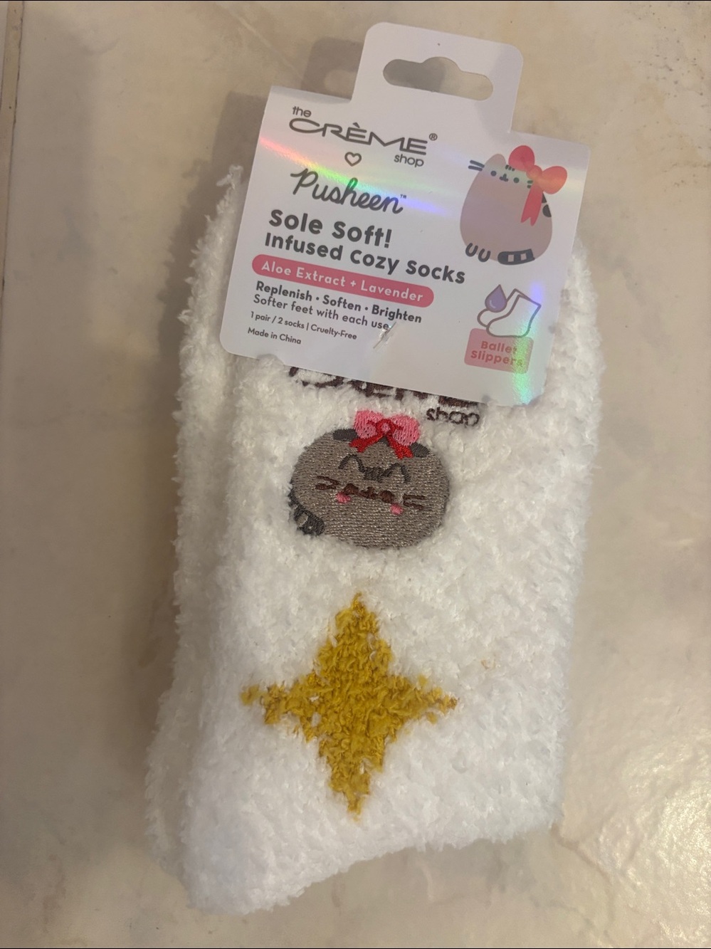 The Crème Shop x Pusheen Sole Soft! Infused Cozy Socks NWT